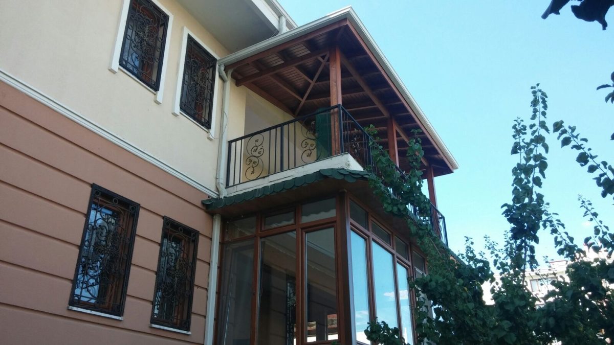 Balkon Sundurma Yapımı