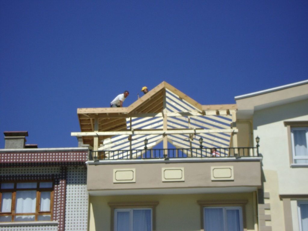 Teras Çatı İskeleti Kurulumu