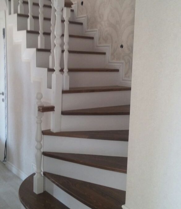 Ahşap merdiven uygulaması